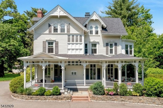 42 Llewellyn Rd, Montclair Twp., NJ 07042