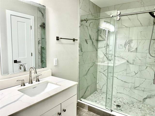 2516 Clinton Way, Jackson, MI 49201