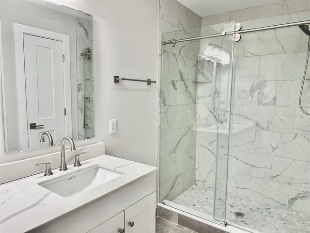 2516 Clinton Way, Jackson, MI 49201