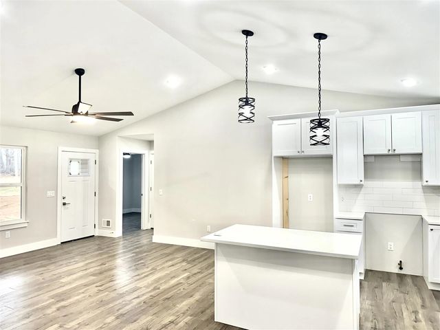 2516 Clinton Way, Jackson, MI 49201