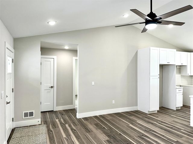 2516 Clinton Way, Jackson, MI 49201