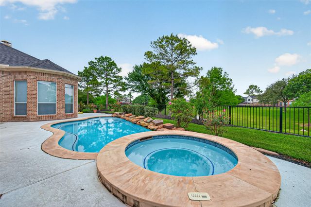 12316 Bend Creek Lane, Pearland, TX 77584