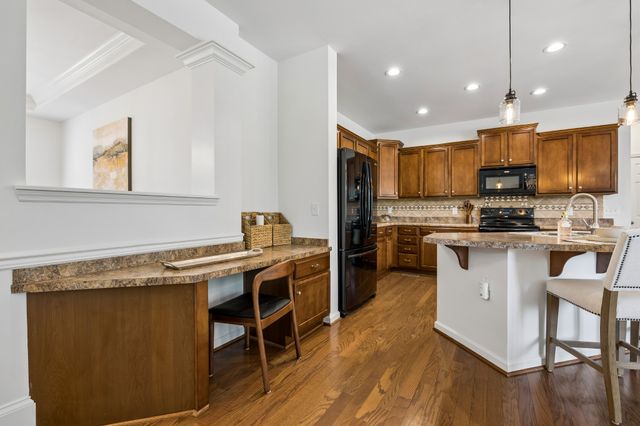 1053 Avery Trace Cir, Hendersonville, TN 37075