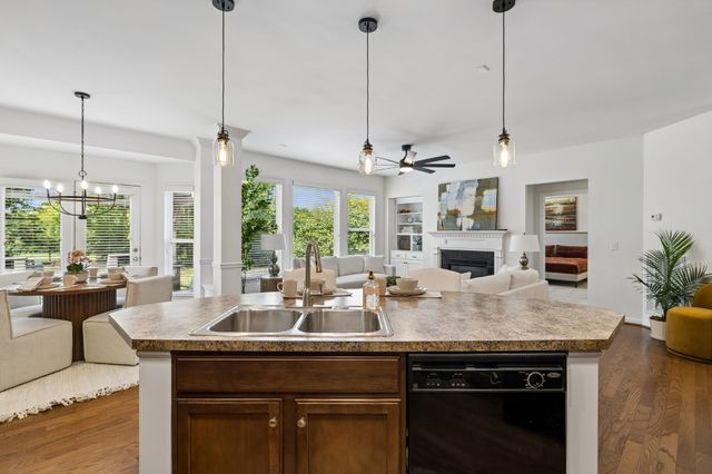 1053 Avery Trace Cir, Hendersonville, TN 37075