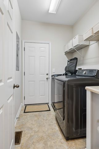 1053 Avery Trace Cir, Hendersonville, TN 37075
