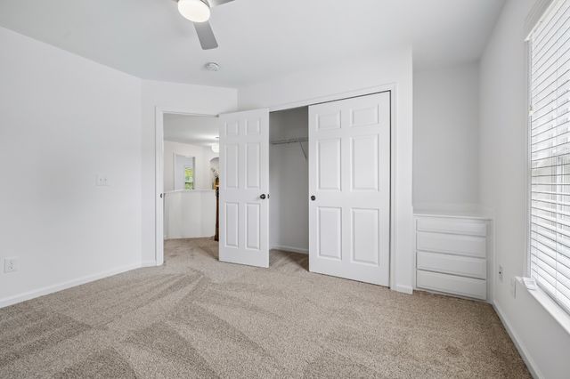 1053 Avery Trace Cir, Hendersonville, TN 37075