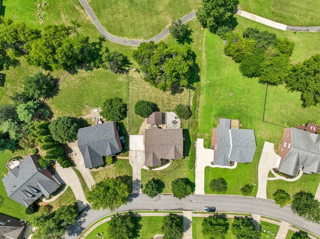1053 Avery Trace Cir, Hendersonville, TN 37075