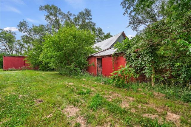 21455 S Moonlight Road, Gardner, KS 66030