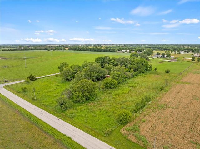 21455 S Moonlight Road, Gardner, KS 66030