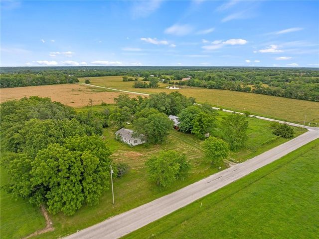 21455 S Moonlight Road, Gardner, KS 66030