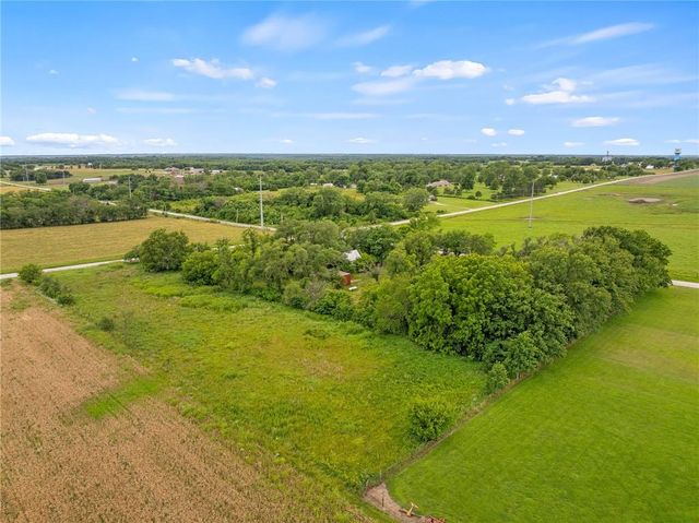 21455 S Moonlight Road, Gardner, KS 66030