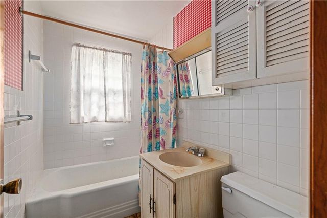 21455 S Moonlight Road, Gardner, KS 66030