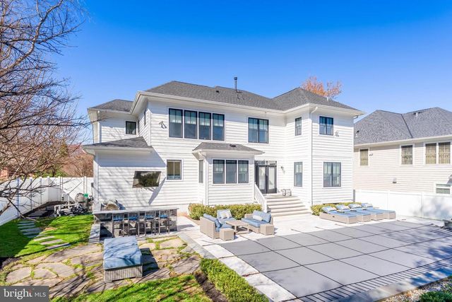 6805 LUMSDEN ST, Mclean, VA 22101