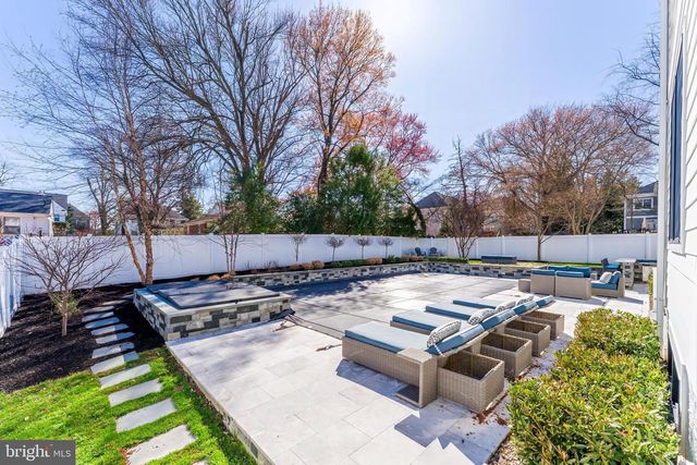 6805 LUMSDEN ST, Mclean, VA 22101