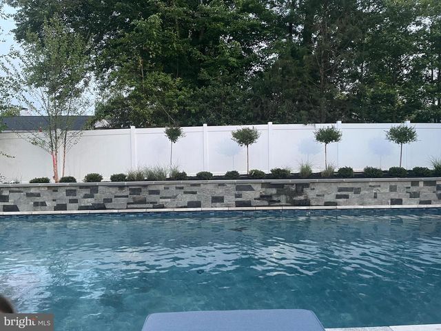 6805 LUMSDEN ST, Mclean, VA 22101