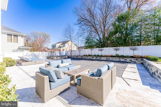 6805 LUMSDEN ST, Mclean, VA 22101