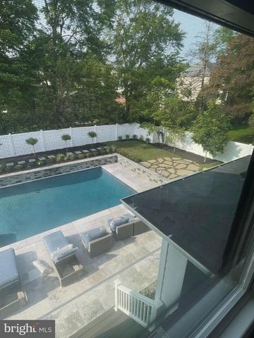 6805 LUMSDEN ST, Mclean, VA 22101