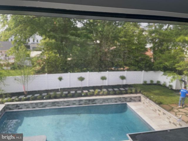 6805 LUMSDEN ST, Mclean, VA 22101