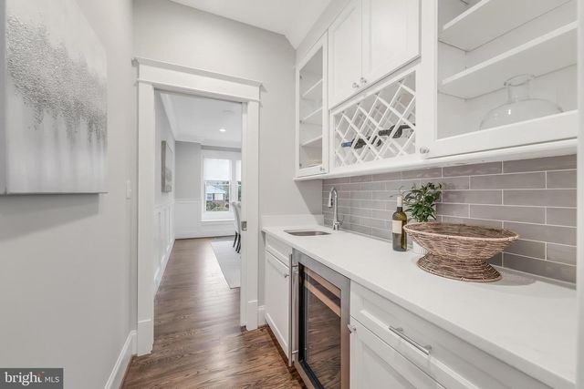 6805 LUMSDEN ST, Mclean, VA 22101