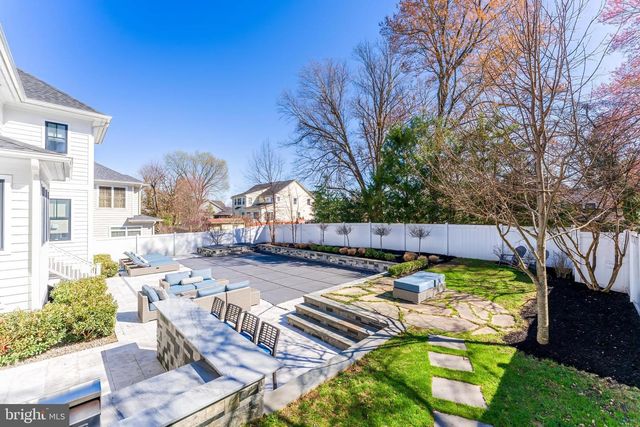 6805 LUMSDEN ST, Mclean, VA 22101