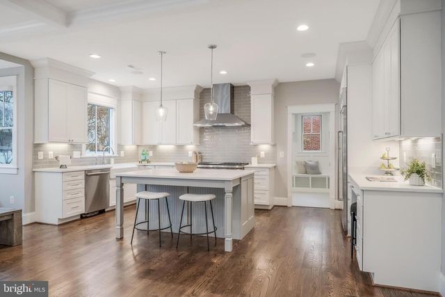 6805 LUMSDEN ST, Mclean, VA 22101