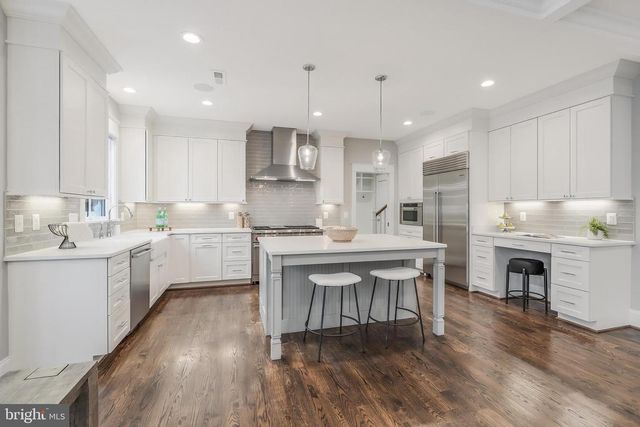 6805 LUMSDEN ST, Mclean, VA 22101