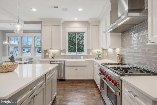 6805 LUMSDEN ST, Mclean, VA 22101