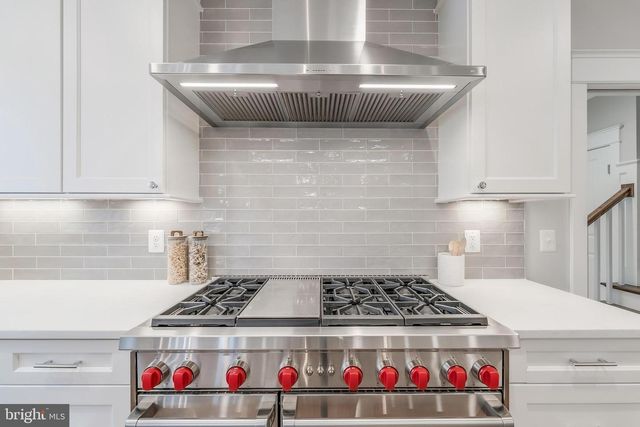 6805 LUMSDEN ST, Mclean, VA 22101