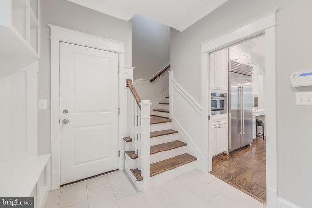 6805 LUMSDEN ST, Mclean, VA 22101