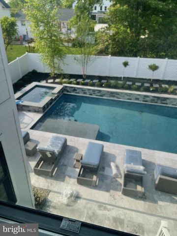 6805 LUMSDEN ST, Mclean, VA 22101