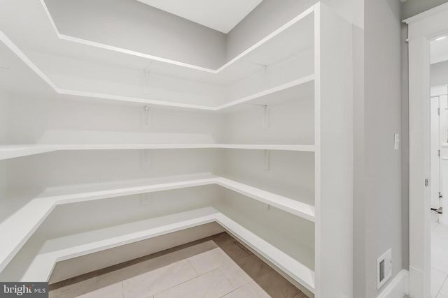 6805 LUMSDEN ST, Mclean, VA 22101