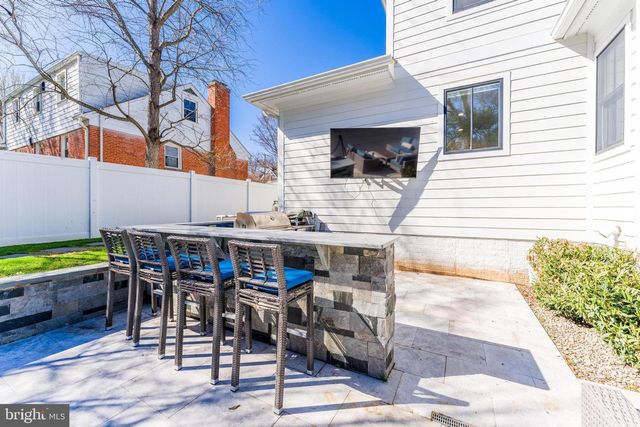 6805 LUMSDEN ST, Mclean, VA 22101