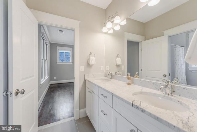 6805 LUMSDEN ST, Mclean, VA 22101