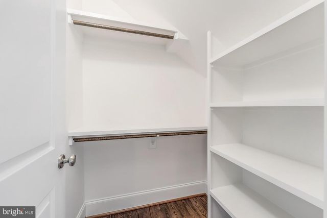 6805 LUMSDEN ST, Mclean, VA 22101