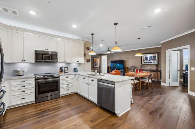 1735 Wittington Place 3207, Farmers Branch, TX 75234