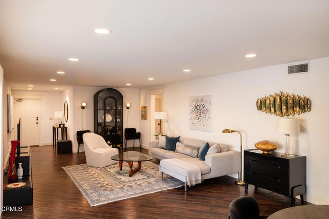 382 E California Boulevard 105, Pasadena, CA 91106