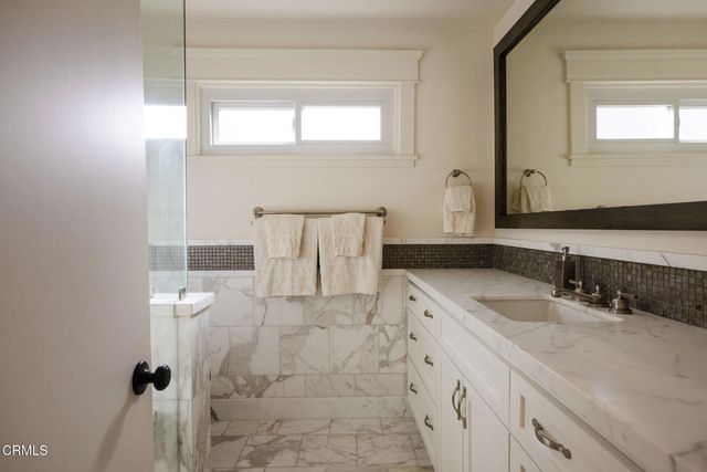 382 E California Boulevard 105, Pasadena, CA 91106