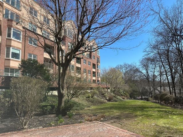 1 Watermill Pl 316, Arlington, MA 02476