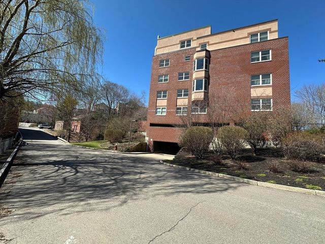 1 Watermill Pl 316, Arlington, MA 02476