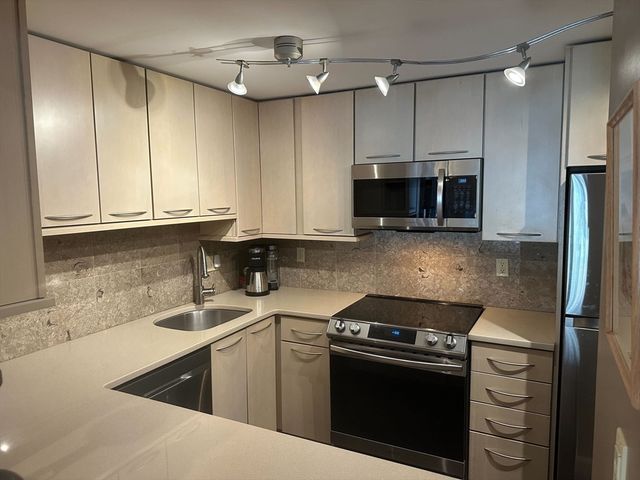 1 Watermill Pl 316, Arlington, MA 02476