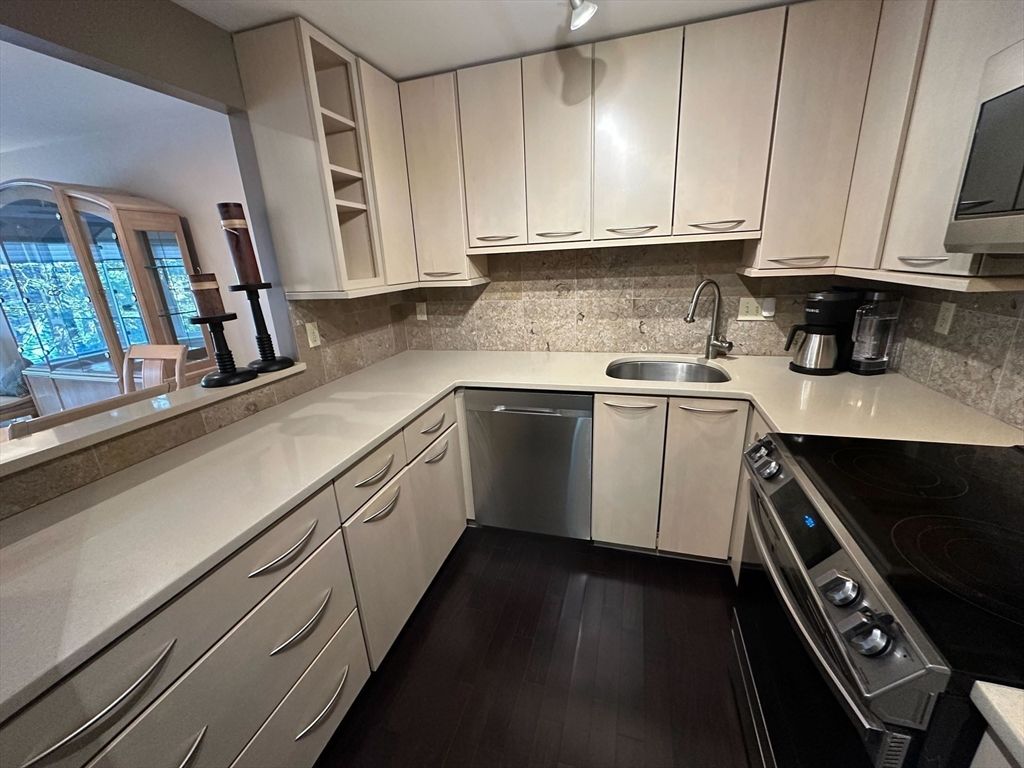 1 Watermill Pl 316, Arlington, MA 02476