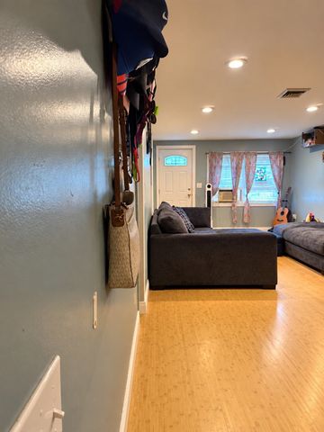 96 Birch St, Attleboro, MA 02703