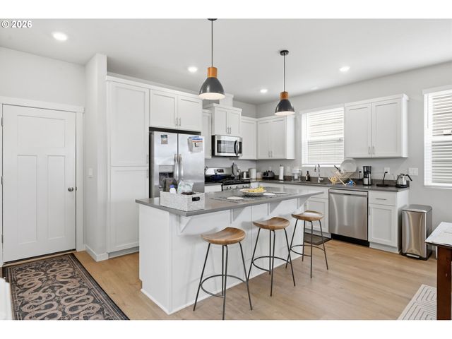 875 Legacy, Eugene, OR 97402