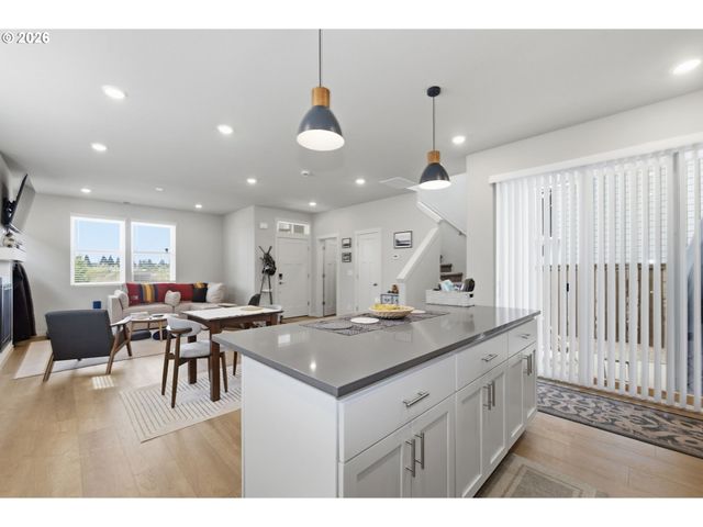 875 Legacy, Eugene, OR 97402