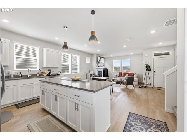 875 Legacy, Eugene, OR 97402