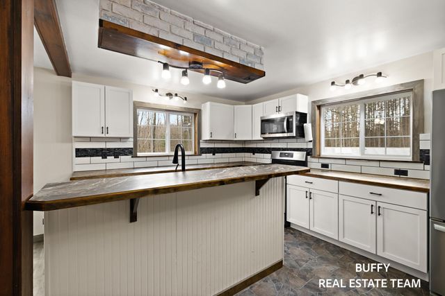 5242 S Hawkins Road, Pinora Twp, MI 49623