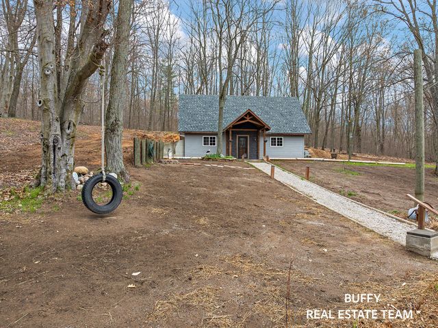 5242 S Hawkins Road, Pinora Twp, MI 49623