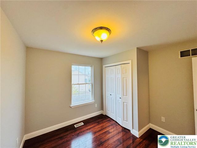 2274 Briarwood Drive, North Whitehall Twp, PA 18037