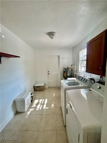 2859 Cheryl ST, Matlacha, FL 33993