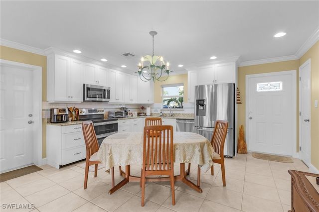 2859 Cheryl ST, Matlacha, FL 33993